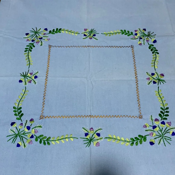 🪻April Cornell-Embroidered Cotton Tablecloth - Picture 11 of 15